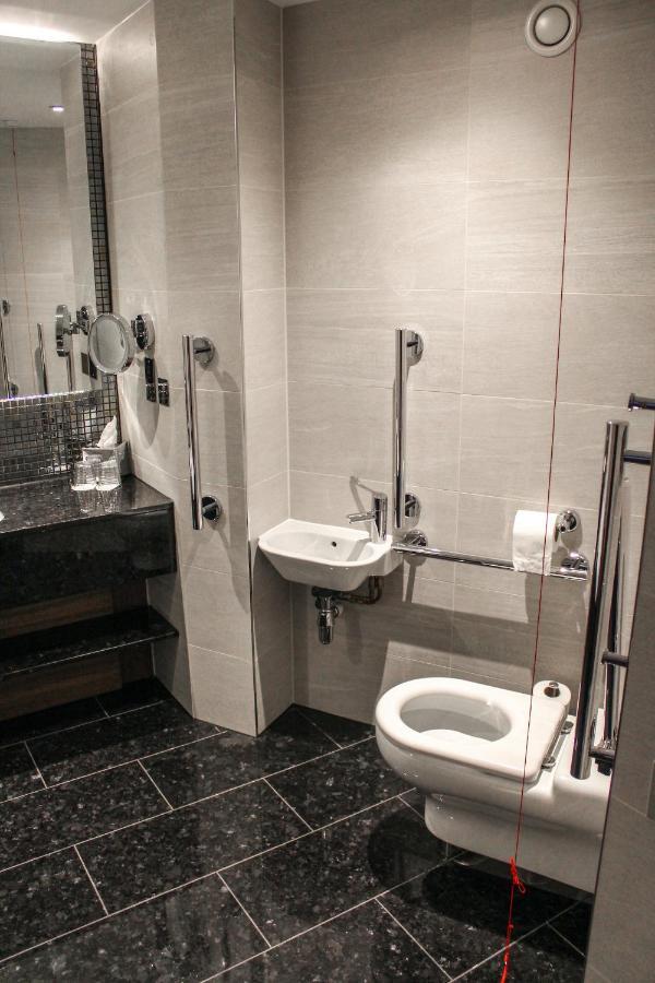 Crowne Plaza London Heathrow T4 By Ihg Hotel Hillingdon Bagian luar foto