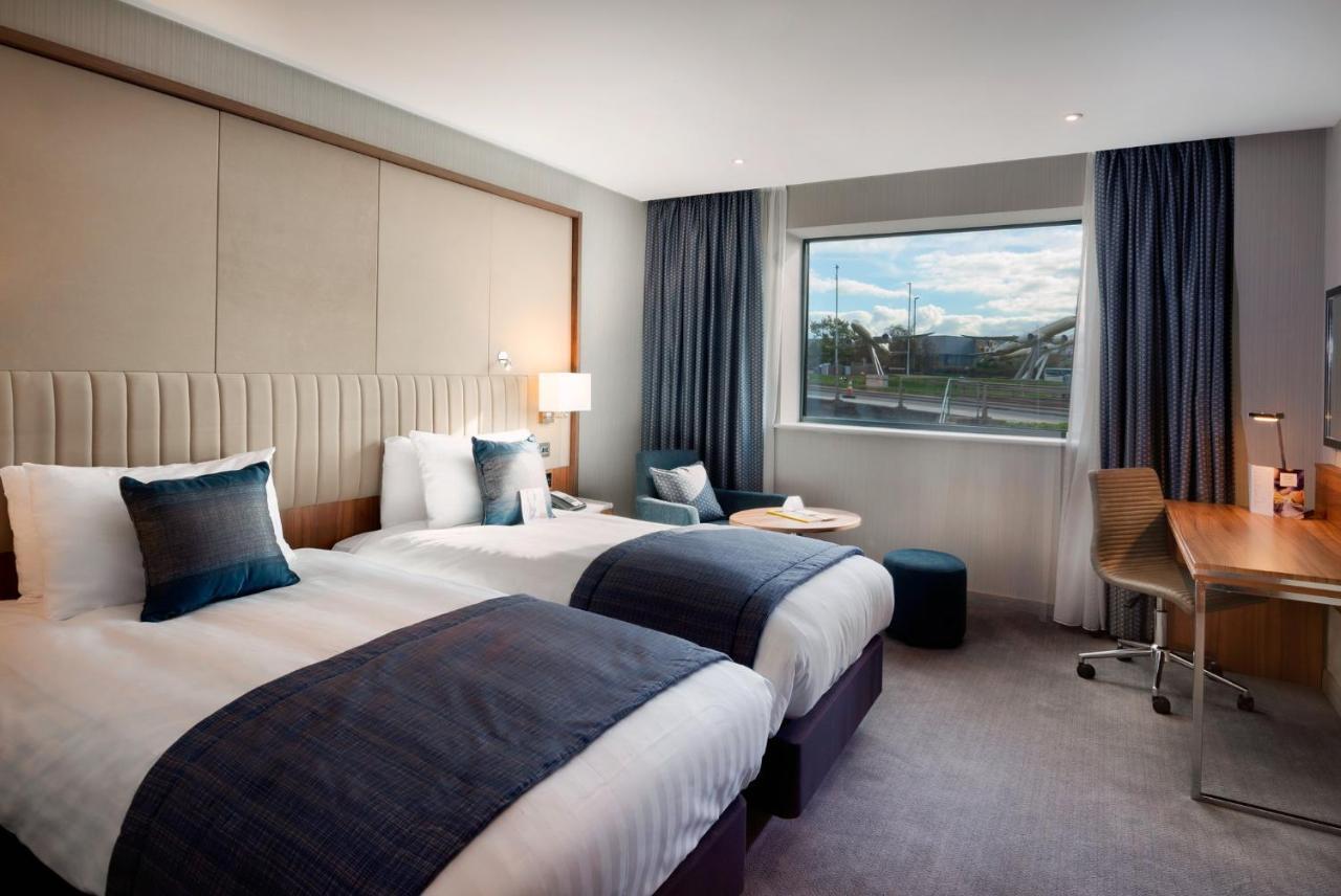 Crowne Plaza London Heathrow T4 By Ihg Hotel Hillingdon Bagian luar foto