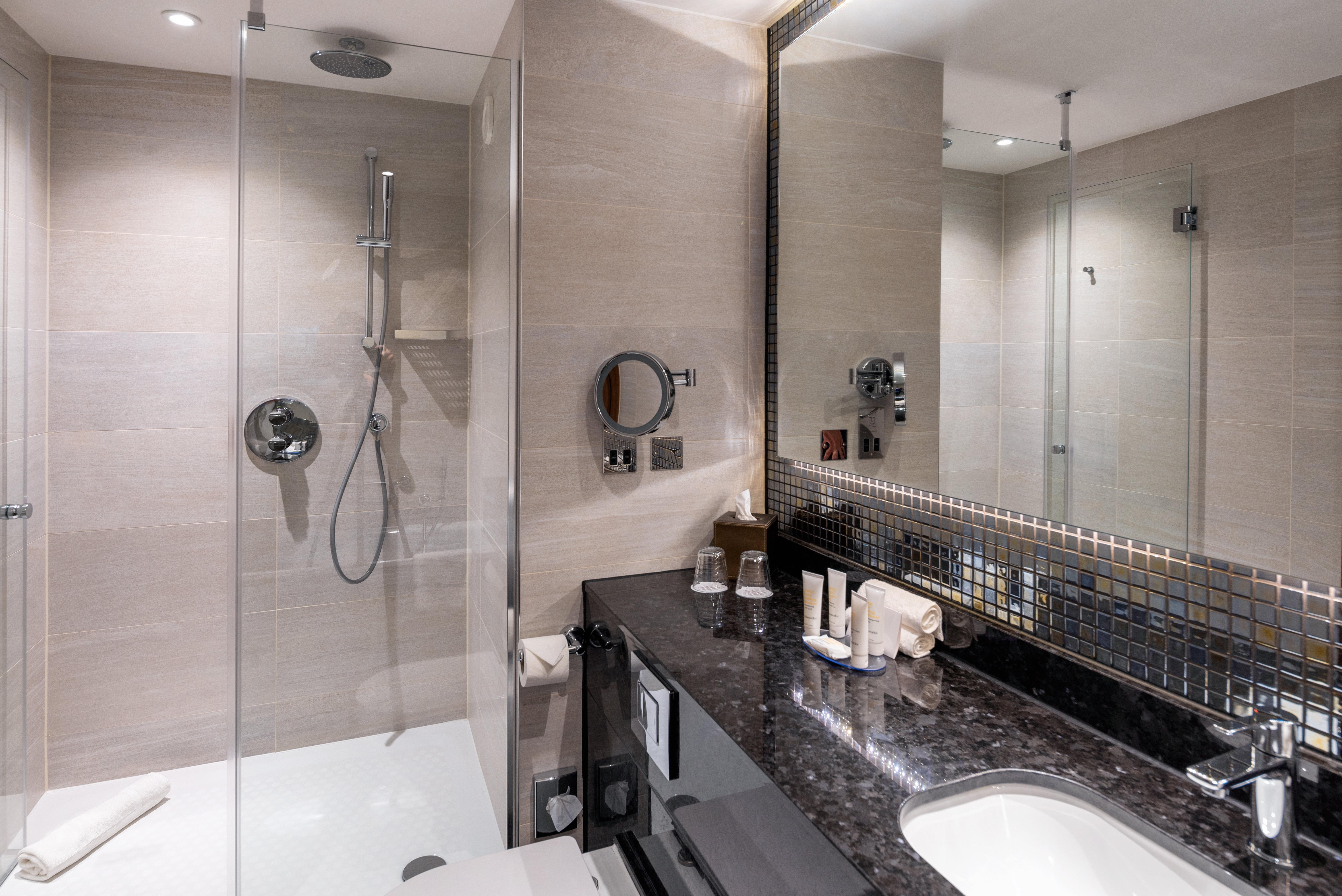 Crowne Plaza London Heathrow T4 By Ihg Hotel Hillingdon Bagian luar foto