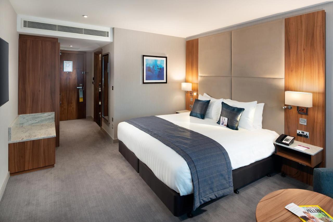 Crowne Plaza London Heathrow T4 By Ihg Hotel Hillingdon Bagian luar foto