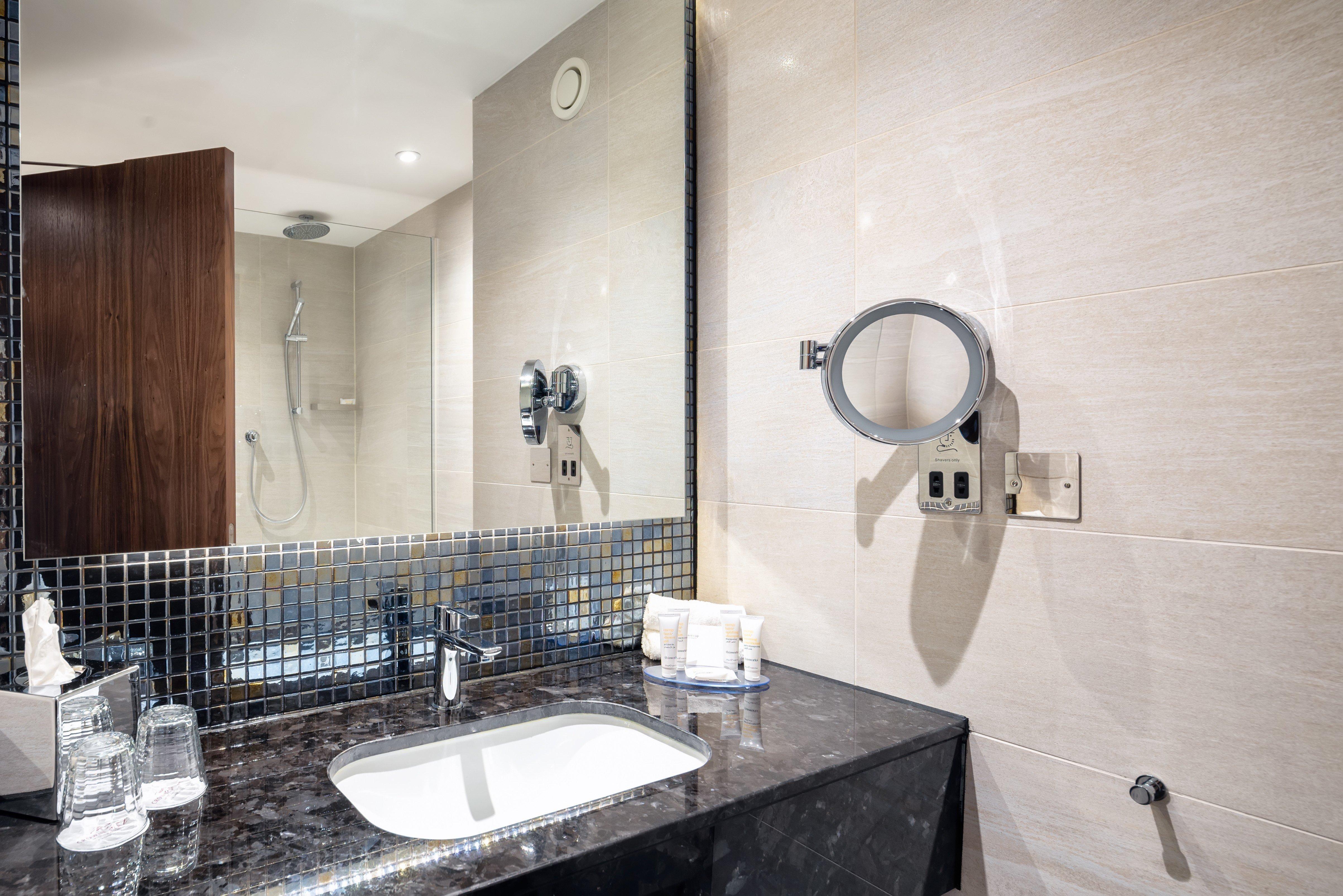 Crowne Plaza London Heathrow T4 By Ihg Hotel Hillingdon Bagian luar foto
