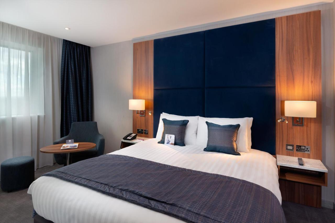 Crowne Plaza London Heathrow T4 By Ihg Hotel Hillingdon Bagian luar foto