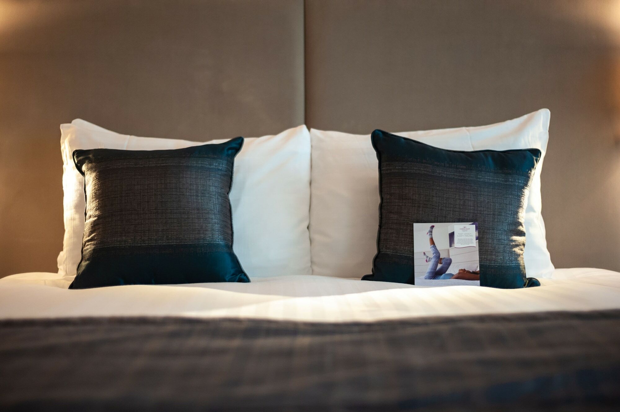 Crowne Plaza London Heathrow T4 By Ihg Hotel Hillingdon Bagian luar foto