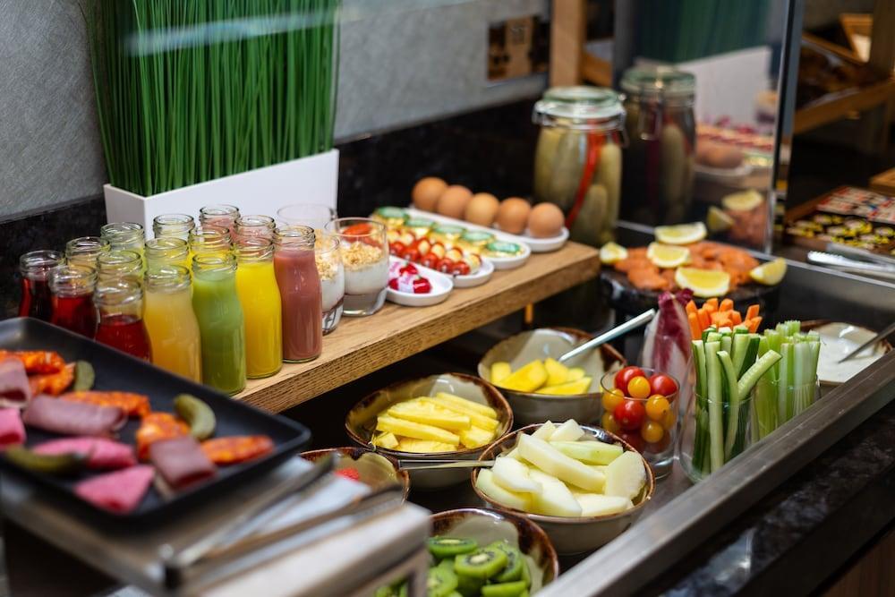Crowne Plaza London Heathrow T4 By Ihg Hotel Hillingdon Bagian luar foto
