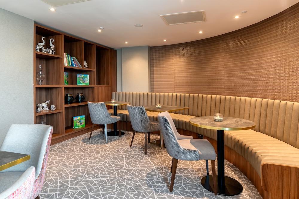 Crowne Plaza London Heathrow T4 By Ihg Hotel Hillingdon Bagian luar foto